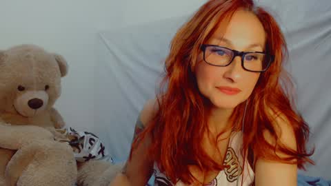 Snapshot of skarlett2072 chatting on January 28, 1:08 am Arlett online show from January 28, 1:08 am