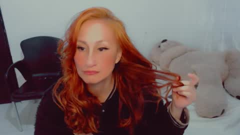 Snapshot of skarlett2072 chatting on September 19, 12:37 pm Arlett online show from September 19, 12:37 pm