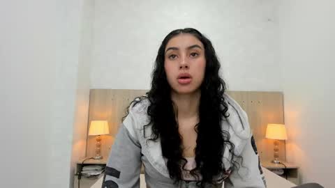 Irem Lopez online show from March 12, 11:20 am