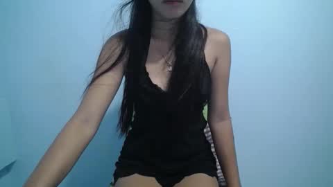 skinny_laura18xxx online show from April 22, 10:18 pm