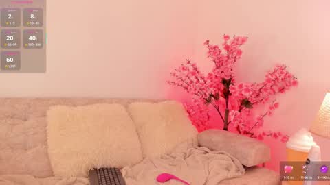 Snapshot of skinnydoll_1 chatting on October 1, 8:58 pm Mila online show from October 1, 8:58 pm