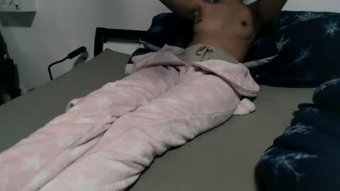 skinnymilf14021986 online show from December 3, 8:17 am