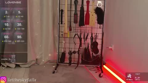 Eliza online show from November 4, 9:31 pm