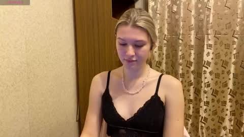 skyedavis online show from January 9, 8:24 pm