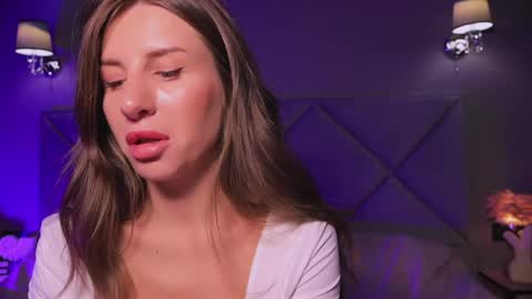 skylar426176 online show from April 1, 9:10 am