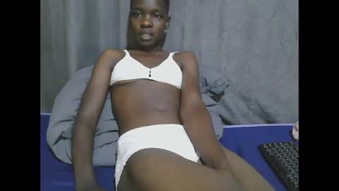 slender_queen online show from January 17, 8:11 am