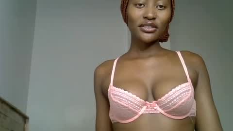 slim_queen254 online show from July 17, 12:59 am