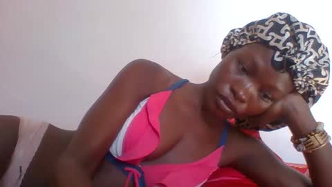 Snapshot of slimdiva chatting on October 14, 6:05 am slimdiva online show from October 14, 6:05 am