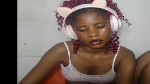 smallsluty online show from July 12, 11:38 pm