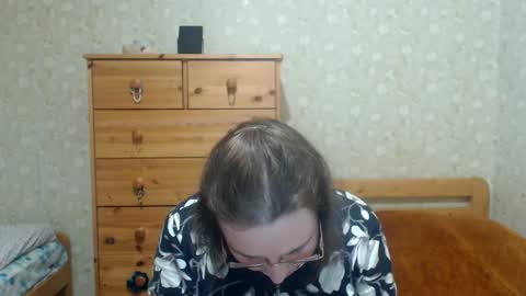 smart_rose online show from November 12, 7:45 pm