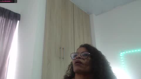 Snapshot of smilet_milf chatting on December 23, 12:30 pm Smileth online show from December 23, 12:30 pm