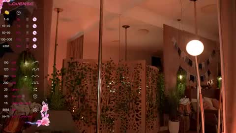 Mia online show from October 2, 6:29 am