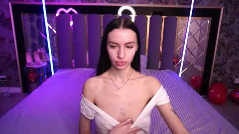 snow_whiteeex online show from February 7, 7:23 am