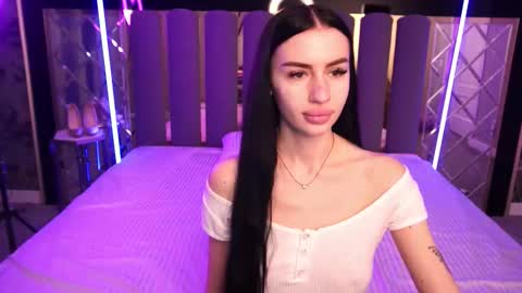 snow_whiteeex online show from February 3, 6:40 am