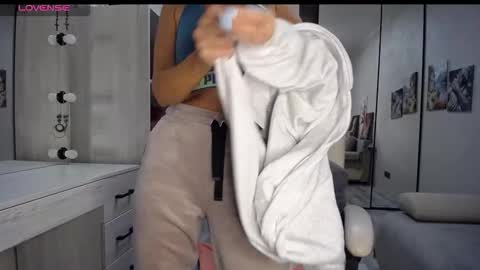 Monna online show from November 18, 4:30 pm