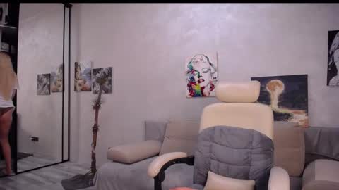 Monna online show from March 1, 7:13 pm