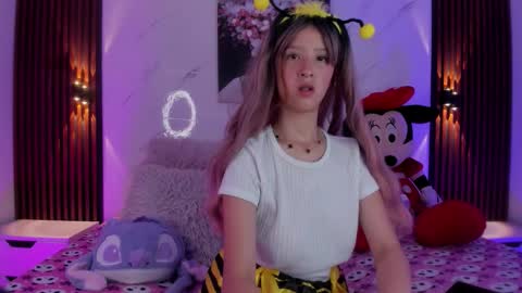 sofi_cuttie online show from March 5, 4:41 am