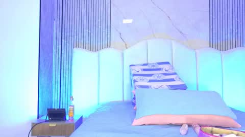 Sofia online show from December 17, 3:22 am