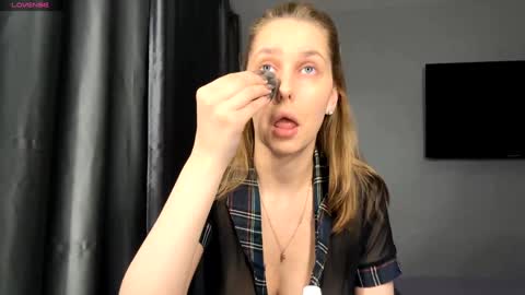 Hi My name is Sofia Welcome to my room Please thumbs up - its important online show from February 25, 4:11 am