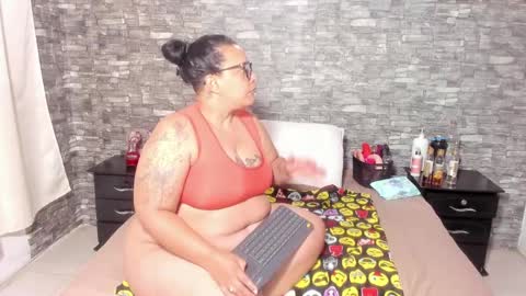 Snapshot of sofie_storm chatting on December 29, 9:50 am Vicky online show from December 29, 9:50 am
