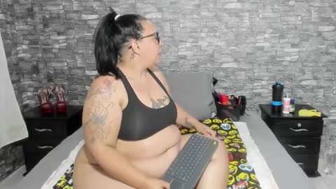 Snapshot of sofie_storm chatting on January 12, 9:40 am Vicky online show from January 12, 9:40 am