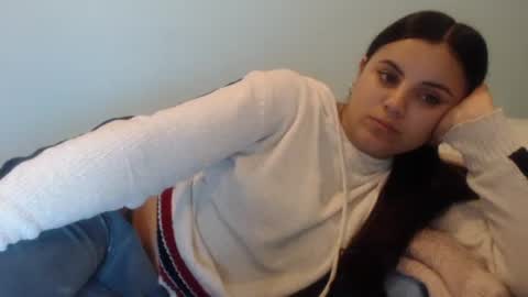 Snapshot of sofigarcia17 chatting on March 8, 3:05 am sofi online show from March 8, 3:05 am