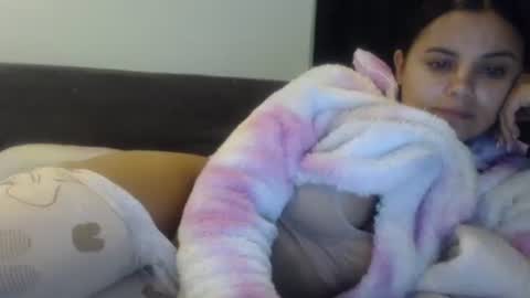 Snapshot of sofigarcia17 chatting on October 1, 3:22 am sofi online show from October 1, 3:22 am