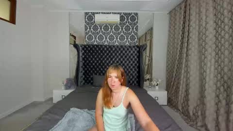 Snapshot of sofii_darling chatting on October 6, 4:34 pm sofii_darling online show from October 6, 4:34 pm