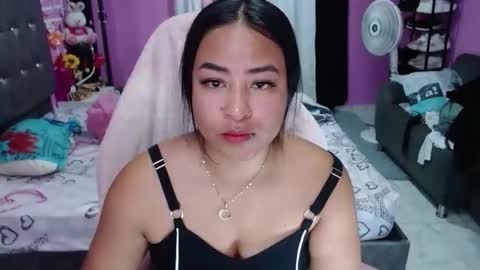 sofia Dreams online show from March 19, 1:32 am