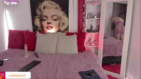Snapshot of sofiibell_ chatting on September 28, 1:45 am Sofiibell online show from September 28, 1:45 am