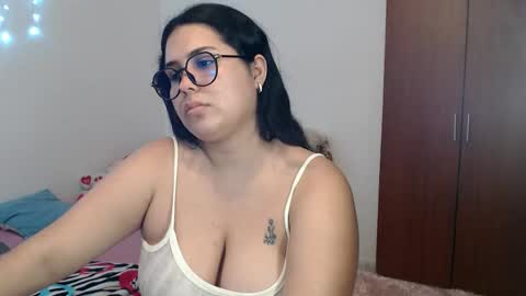 Snapshot of sofimabelnasty19 chatting on October 7, 3:22 am sofi online show from October 7, 3:22 am