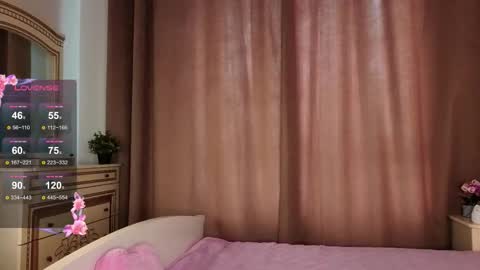 Elly online show from October 21, 7:45 am