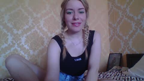 softy_aura online show from May 6, 10:30 am