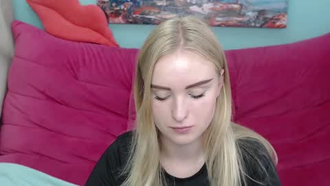 Sofie  online show from October 3, 6:07 am