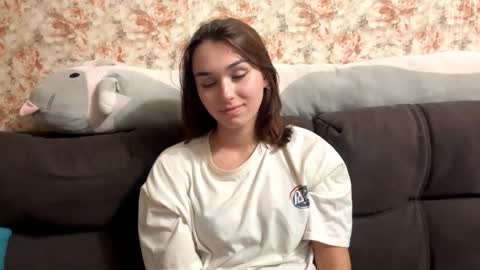 Snapshot of somerfrieler chatting on October 19, 3:14 pm Hello My name is Jane im new model here and little but shy but curious. online show from October 19, 3:14 pm