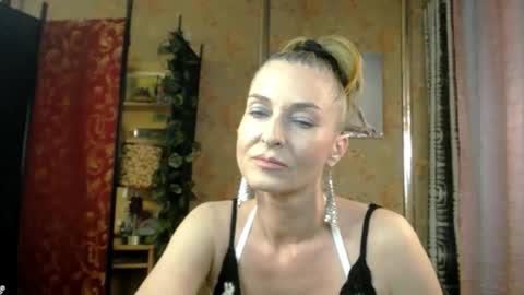 Sonia online show from May 4, 3:16 pm
