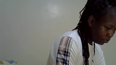 sonnia02 online show from March 19, 9:57 am