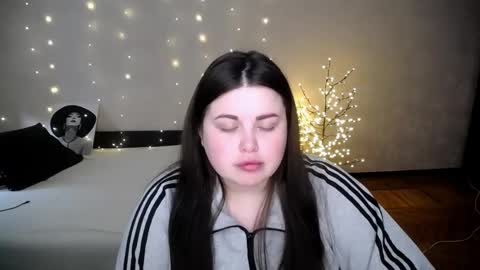 sophia__olsen online show from April 11, 7:14 am