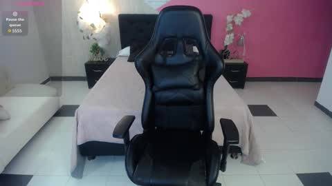 sophia_brunette21 online show from October 13, 11:35 am