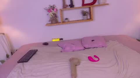 sophia_brunette_ online show from June 19, 12:52 pm