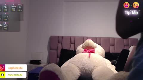 Snapshot of sophia_karsonn chatting on December 23, 10:21 am Sophia Carson online show from December 23, 10:21 am