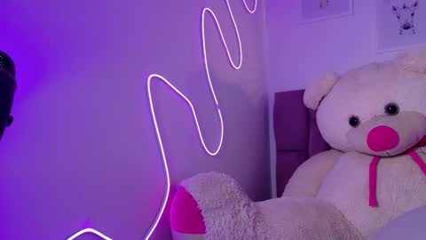 Sophia Carson online show from November 24, 10:45 pm