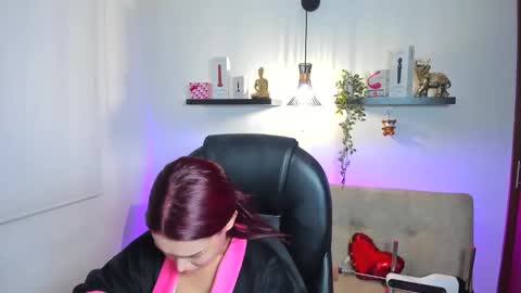 sophia_miller4 online show from April 9, 12:02 am