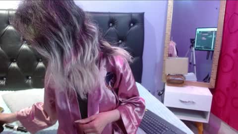     SOPHIA      online show from January 4, 11:11 am