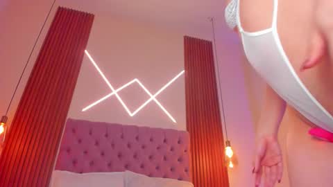 sophia_turneer online show from March 22, 8:20 am