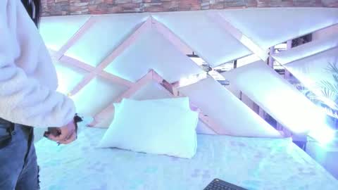 Sophia Paris online show from February 11, 3:30 am