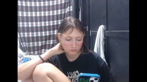 Snapshot of sophie_cutexx chatting on October 12, 11:29 pm sophie online show from October 12, 11:29 pm