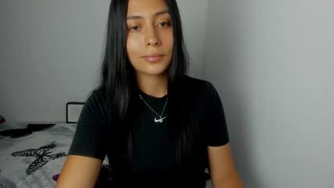 Snapshot of sophie_foxxx chatting on March 11, 10:53 pm Sophie online show from March 11, 10:53 pm