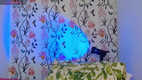 Sophie or Sof online show from February 4, 5:34 pm