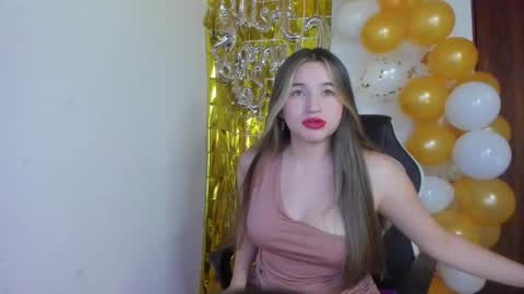 sophie_spencer1 online show from January 18, 2:52 am